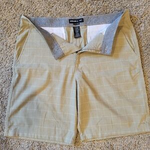 O'Neill Men's Light Tan Checkered Shorts
